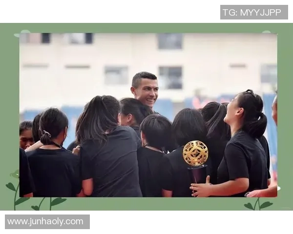 足球明星亲临中国畅谈职业生涯与未来发展展望的独家访谈视频